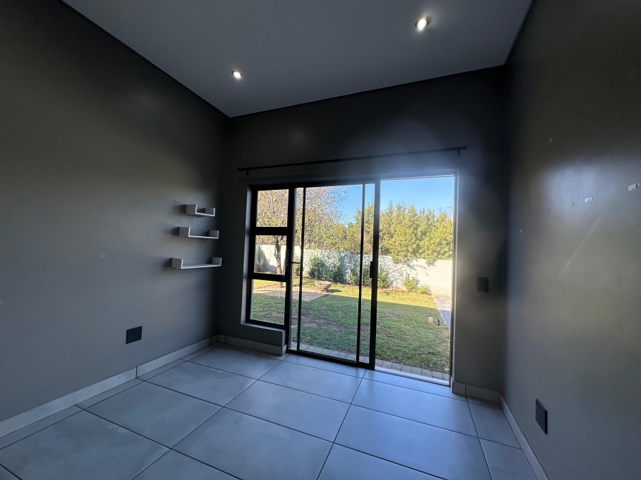 5 Bedroom Property for Sale in Leloko Lifestyle Estate North West